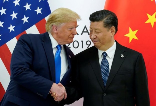 U.S. President Donald Trump meets with China's President Xi Jinping at the start of their bilateral meeting at the G20 leaders summit in Osaka, Japan, June 29, 2019. REUTERS/Kevin Lamarque     TPX IMAGES OF THE DAY - RC1D2FDA4690