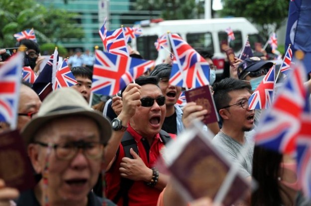 Protestors demonstrate in front of the British Consulate-General in Hong Kong, China September 1, 2019. REUTERS/Danish Siddiqui - RC1A01087F70